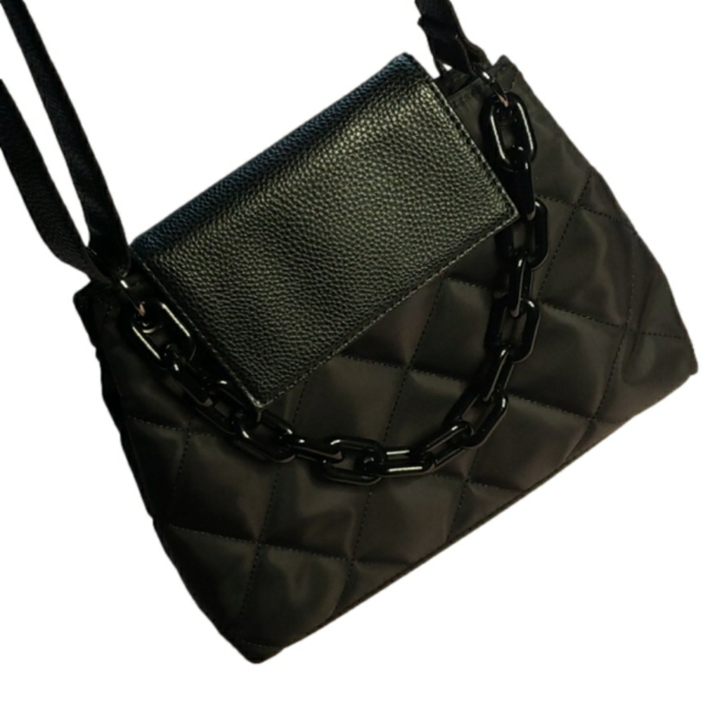 Funky black puffer quilted crossbody bag purse w plastic chain w long strap